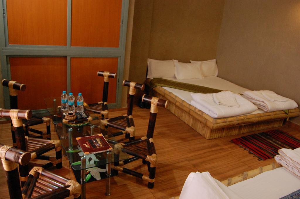 Shri Guest House Varanasi Habitación foto